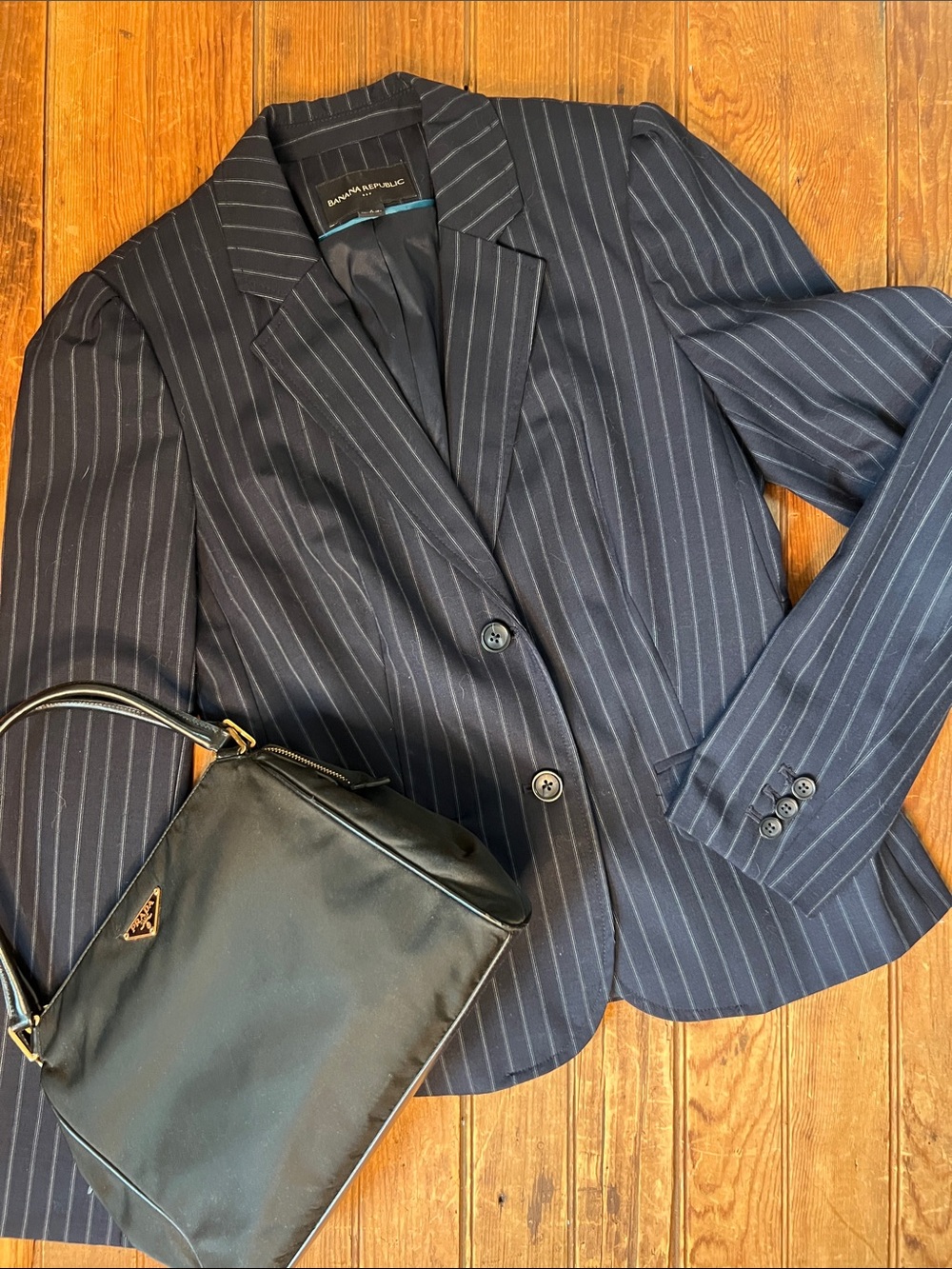 Banana Republic Navy Pinstripe cropped short Blazer pleated back size 4